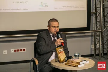 Robert Radzik gościem ostrowskiej biblioteki (zdjęcia, wideo)