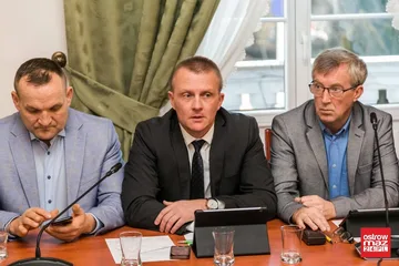 Rada miasta odrzuciła podwyżki opłat za odpady komunalne (zdjęcia, wideo)