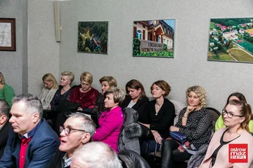 Gmina Ostrów Mazowiecka zbankrutuje? Zamknięto trzy szkoły (zdjęcia, wideo)