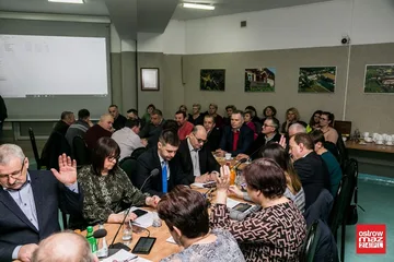 Gmina Ostrów Mazowiecka zbankrutuje? Zamknięto trzy szkoły (zdjęcia, wideo)