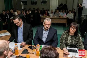 Gmina Ostrów Mazowiecka zbankrutuje? Zamknięto trzy szkoły (zdjęcia, wideo)