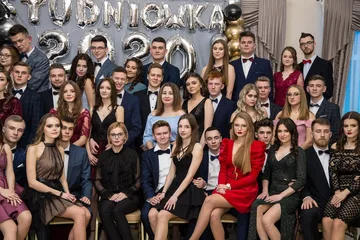 Poloneza czas zacząć - studniówka Ekonomika (zdjęcia, wideo)