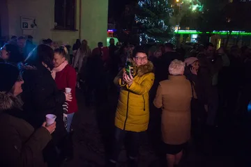 Mieszkańcy Ostrowi Mazowieckiej przywitali Nowy Rok (zdjęcia, wideo)