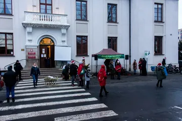 "Ulica świąteczna" przed miejskim ratuszem (zdjęcia)