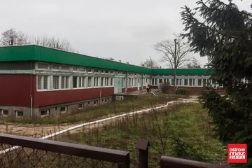 Pożar w byłej szkole przy ulicy Partyzantów (zdjęcia)