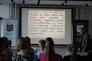 Warsztaty historyczne o Pileckim i trudnej drodze Polski do odzyskania niepodległości (zdjęcia)