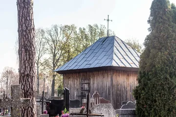 Z wizytą na cmentarzu w Broku (zdjęcia)