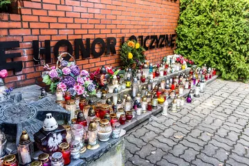 Wierni ruszyli z procesją na groby swoich najbliższych