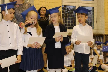 Ślubowanie pierwszoklasistów w "jedynce" (zdjęcia)