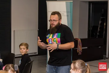 Noc eksperymentów z biblioteką za nami (zdjęcia)