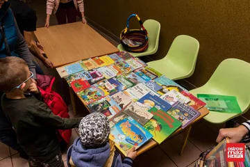 Mobilna biblioteka w oddziale przedszkolnym w "dwójce" (zdjęcia)