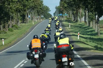 Motocykliści z grupy Stajnia pamiętali o bohaterach (zdjęcia)