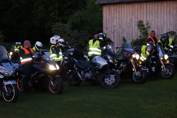 Motocykliści z grupy Stajnia pamiętali o bohaterach (zdjęcia)