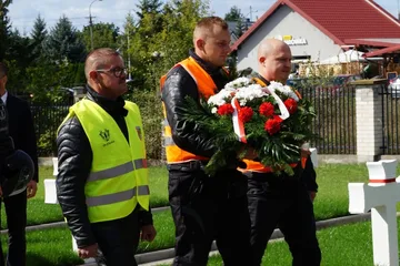 Motocykliści z grupy Stajnia pamiętali o bohaterach (zdjęcia)