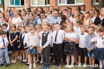 Uczniowie "trójki" wrócili do szkoły (zdjęcia)