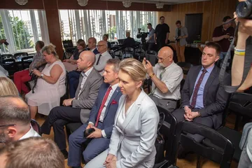 Miliony na drogi w powiecie ostrowskim (zdjęcia)