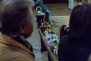 Święcenie pokarmów w ostrowskich parafiach (zdjęcia)