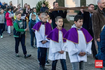 Droga krzyżowa w Komorowie (zdjęcia)