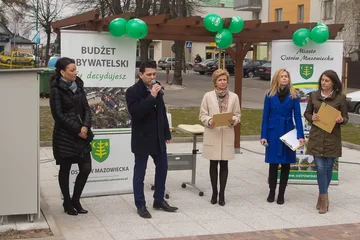 Biblioteka pod chmurką już otwarta (zdjęcia, wideo)