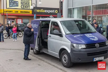 Wicewojewoda promował piątkę Kaczyńskiego w Ostrowi Mazowieckiej. Oświata strajkowała (zdjęcia, wideo)