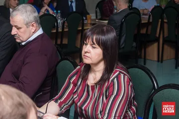 Sesja w gminie z kwiatami w tle (zdjęcia, wideo)