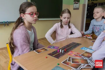 Gry i zabawy świetlicowe w "czwórce" (zdjęcia)