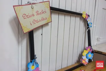 Biblioteka uczciła Dzień Babci i Dziadka (zdjęcia, wideo)