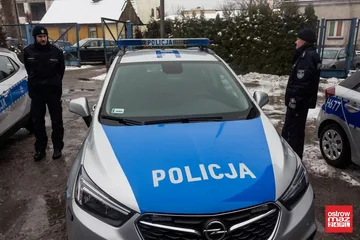 Ostrowscy policjanci z nowymi radiowozami (zdjęcia)