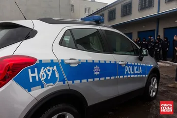 Ostrowscy policjanci z nowymi radiowozami (zdjęcia)