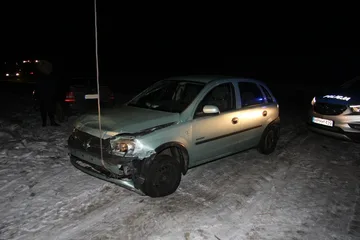 Zderzenie opla i audi w Ponikwi Dużej (zdjęcia)