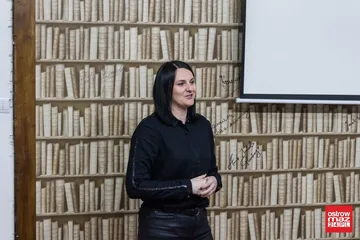 Świąteczne warsztaty w ostrowskiej bibliotece (zdjęcia, wideo)