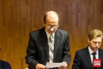Przez ponad 38 lat rządził gminą. Zastąpił go 27-latek (zdjęcia, wideo)