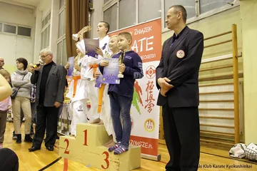 Najmłodsi zawodnicy OKKK z medalami (zdjęcia)