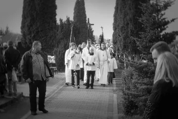 Uroczystość Wszystkich Świętych na ostrowskim cmentarzu (zdjęcia)