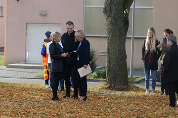 Ewakuacja społeczności szkolnej ostrowskiej "dwójki" (zdjęcia)