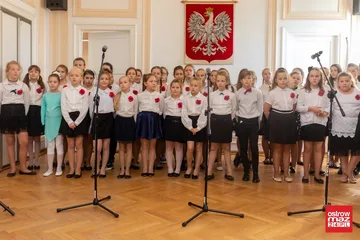 Miejskie obchody Dnia Edukacji Narodowej (zdjęcia, wideo, lista odznaczonych)