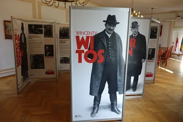 "Ojcowie niepodległości". Wystawa w ostrowskim ratuszu