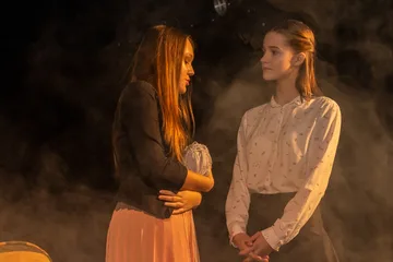 Spektakl "Między" w Kotłowni (zdjęcia, wideo)