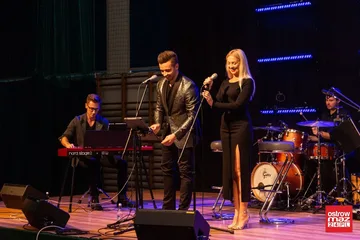 Piękna Basia Kurdej-Szatan zaśpiewała w Ostrowi Mazowieckiej (zdjęcia, wideo)