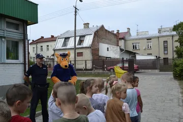 Dzieci uczyły się przechodzić przez jezdnię (zdjęcia)