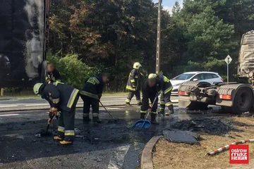 Pożar samochodu ciężarowego w Broku (zdjęcia)