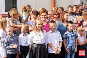 Uczniowie 'Jedynki' wrócili w szkolne mury (zdjęcia)