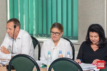 "Przewóz dzieci będzie realizowany przez prywatnych przewoźników". Obradowali gminni radni (zdjęcia, wideo)