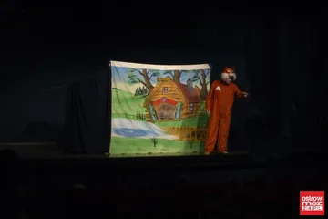 Chytry lisek przepędził zajączka z domu (zdjęcia, wideo)