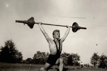 Dawne fotografie z treningu ostrowskiego atlety (zdjęcia)