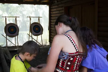W ostrowskim Grodzie Książąt Mazowieckich strzelają z łuku (zdjęcia, wideo)
