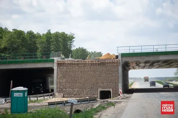 Intensywne prace na odcinkach drogi ekspresowej S8 (zdjęcia)