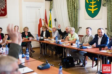 Nadzwyczajna sesja rady miasta bez efektu (zdjęcia, wideo - cała sesja)