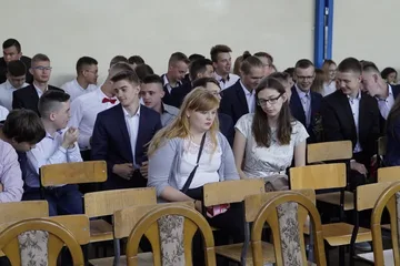 Uczniowie "Ekonomika" rozpoczęli wakacje (zdjęcia)