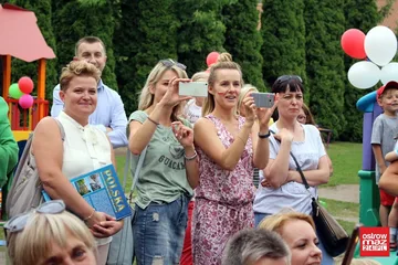 Przedszkolny piknik rodzinny z kapitalnym spektaklem (zdjęcia, wideo)